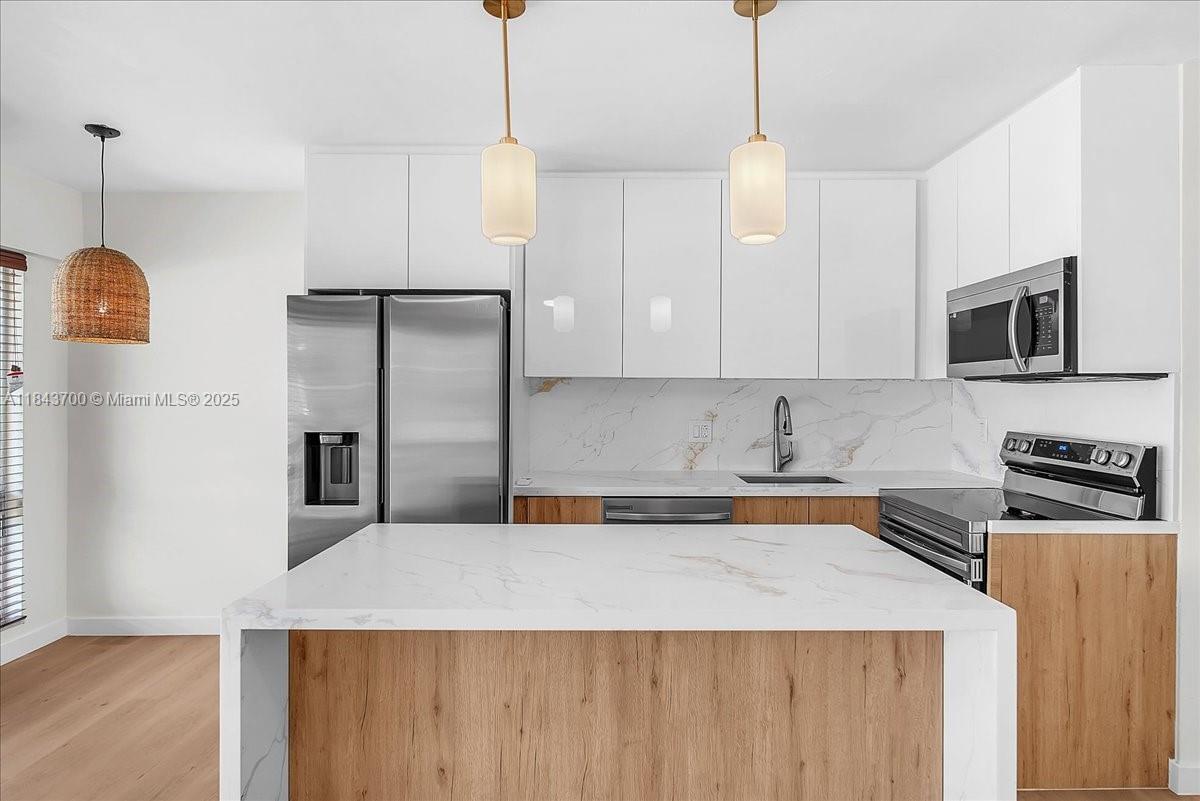 Foto principal - 2716 NE 30th Pl