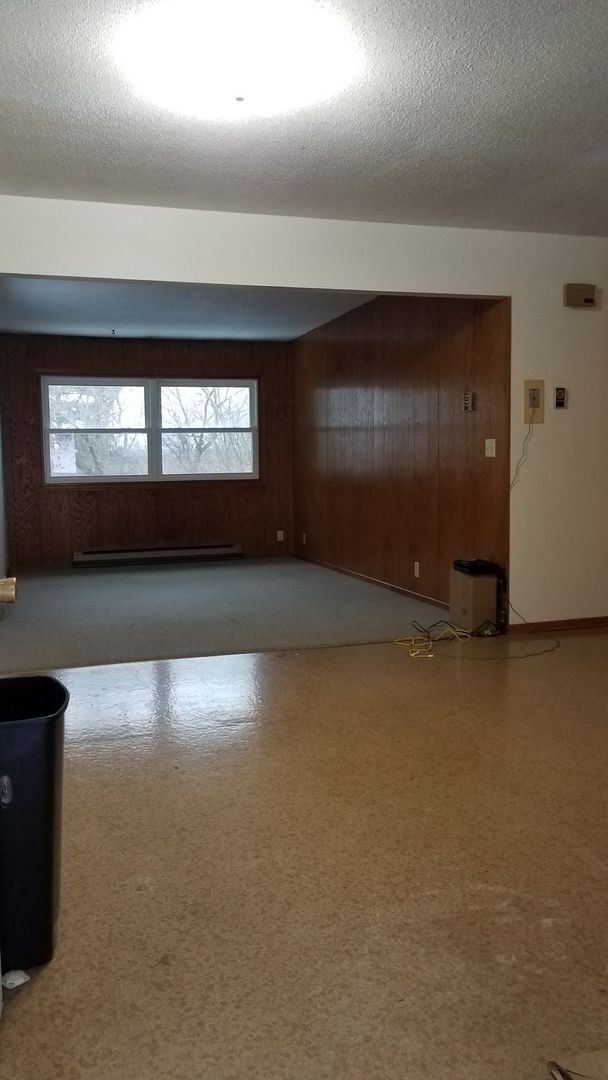 Foto del edificio - Hillside Triplex