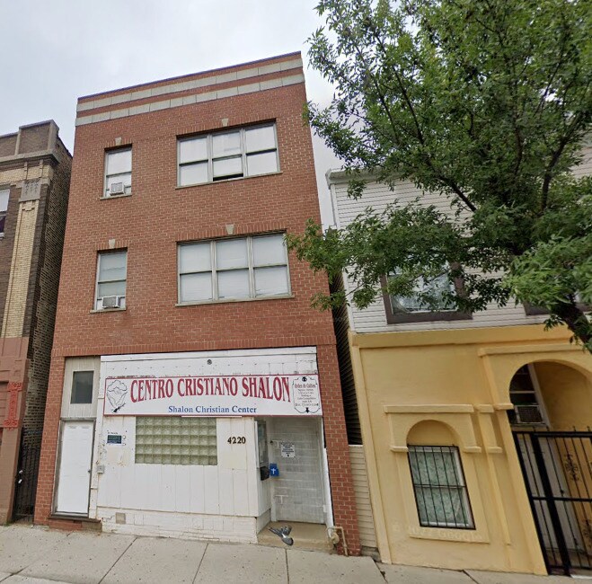Primary Photo - 4220 W Armitage Ave