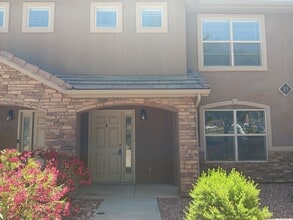 Building Photo - 3155 S Hidden Valley Dr