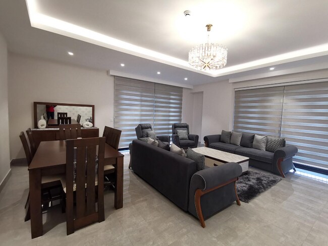 Foto del edificio - 1211 Salma Jameel Ct