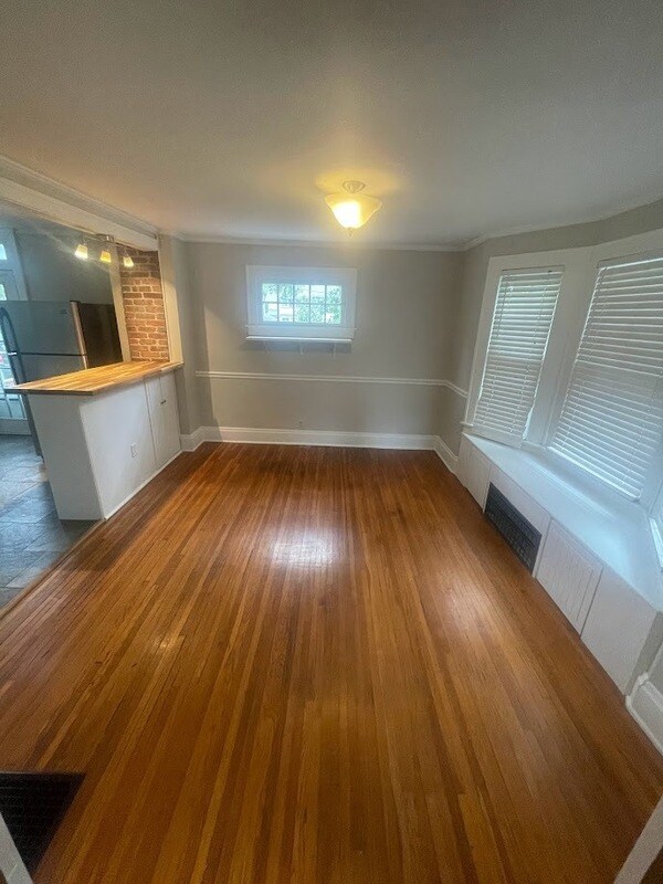 Foto del edificio - 155 E Lakeview Ave