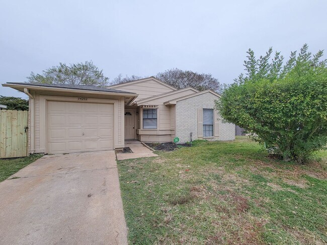 Foto del edificio - NICE 3 BEDROOM 1 BATH LEASE HOME IN RANCH COUNTRY HOCKLEY, TEXAS