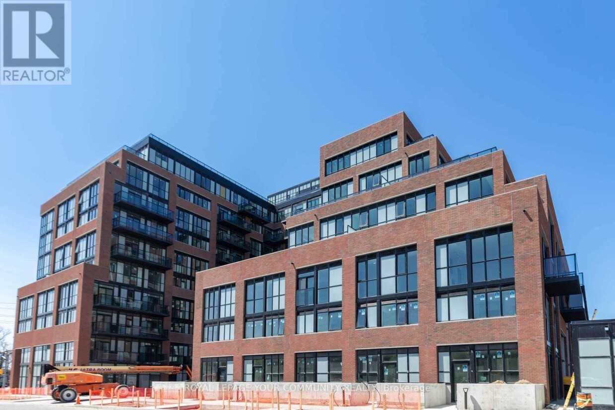 Photo principale - 805-2300 ST CLAIR Ave