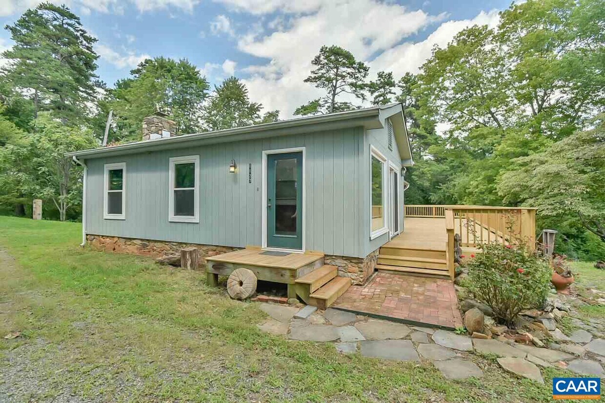 Primary Photo - 1127 Round Hill Dr