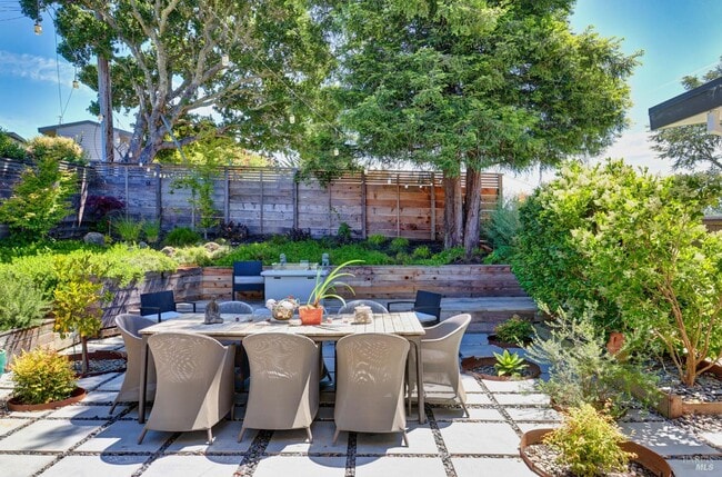 Foto del edificio - 453 Wellesley Ave