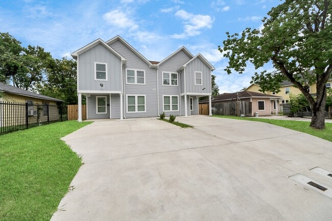 Building Photo - 5947 Southseas St