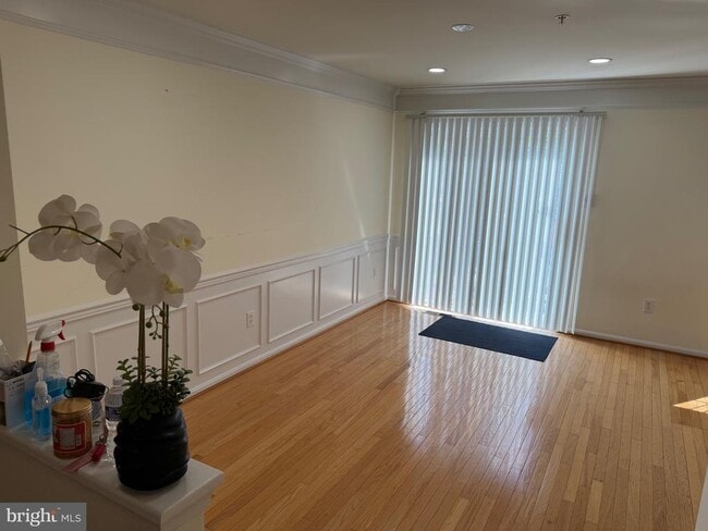 Building Photo - 1835 Staley Manor Dr