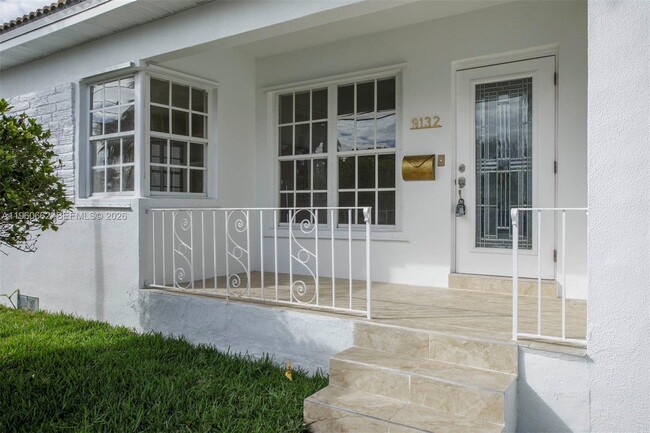 Foto del edificio - 9132 Froude Ave