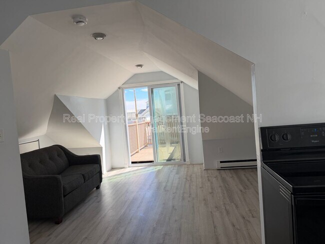 Foto del edificio - 4 Ashworth Ave