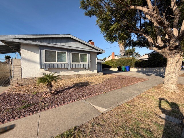 Foto del edificio - 6322 Clyde Ave