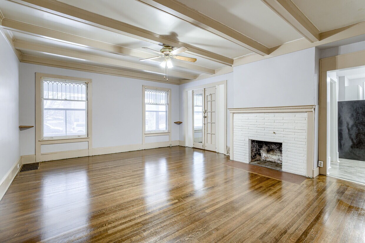Primary Photo - 115 S 38th St