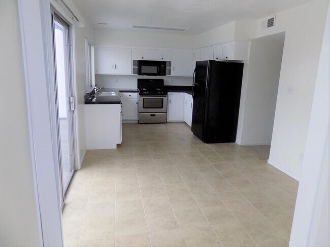 Foto del edificio - M31 - Medeiros/4878 Cass Street LLC