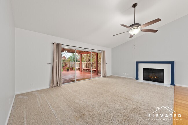 Foto del edificio - 2529 Buss Dr