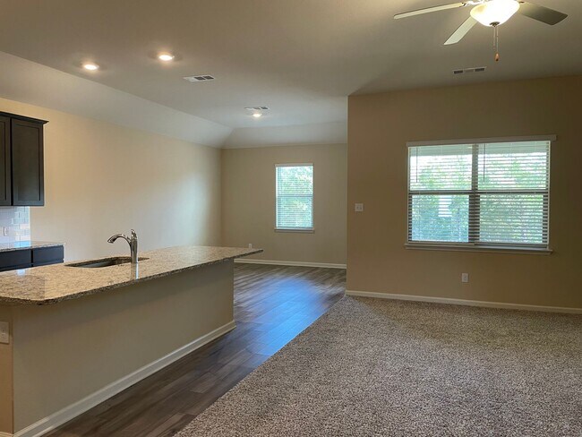 Building Photo - House For Lease in Princeton