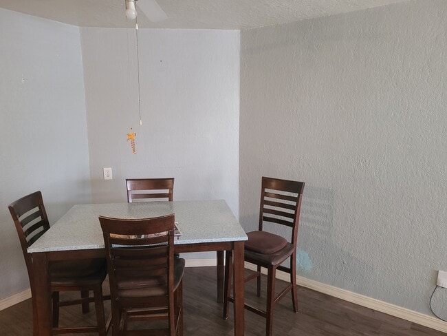 Building Photo - 701 Yandel