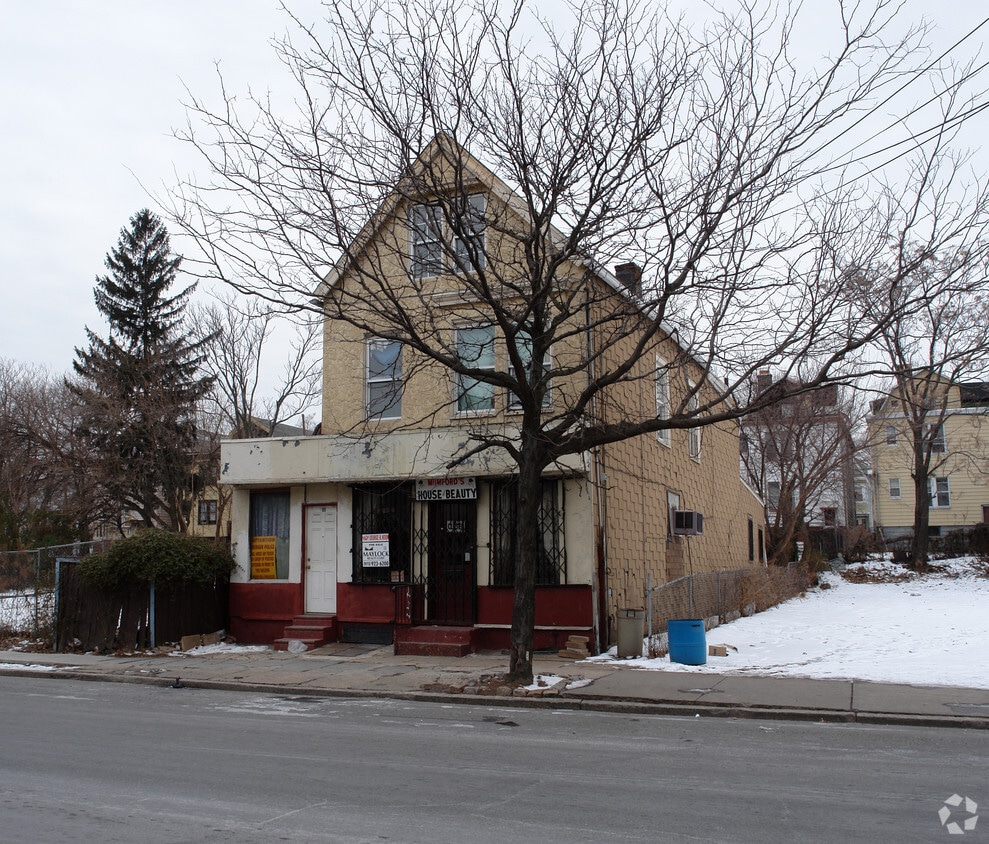 Building Photo - 785 Bergen St