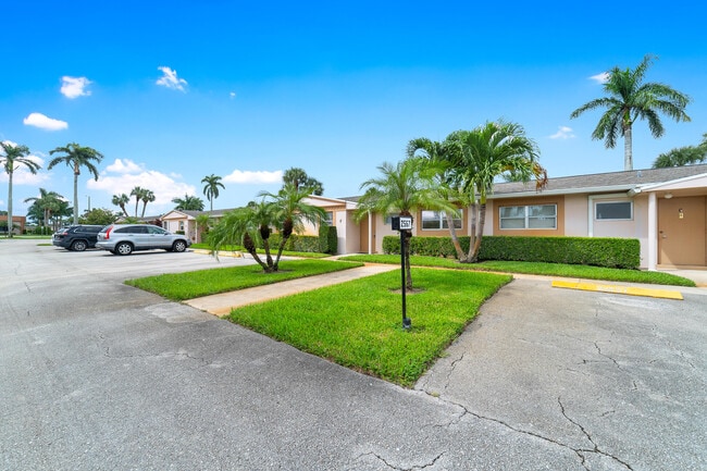 Foto del edificio - 2567 Dudley Dr W