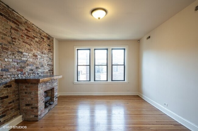 Foto del edificio - 3507 N Racine Ave