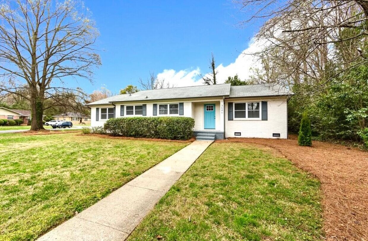 Foto principal - 3646 Enfield Rd