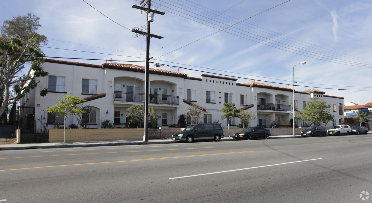 Building Photo - Laurel Canyon Apartments