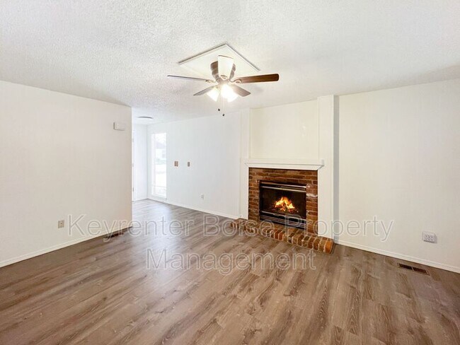 Building Photo - 1612 E Bergeson St