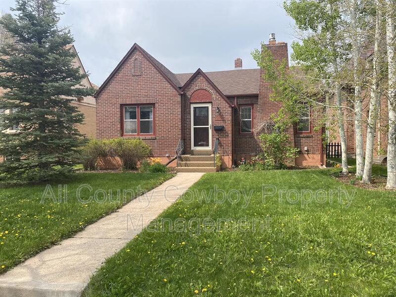 304 W 3rd Ave, Cheyenne, WY 82001 - House Rental in Cheyenne, WY ...