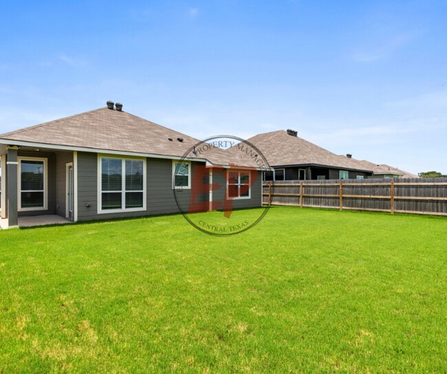Foto del edificio - 824 N Fork Ranch Rd