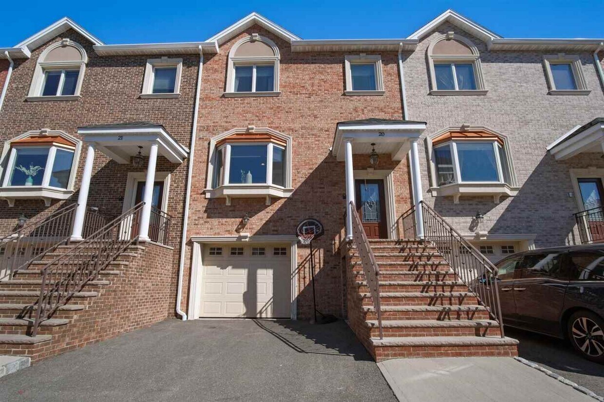 20 Jacob's Landing Way, Secaucus, NJ 07094 House for Rent in Secaucus