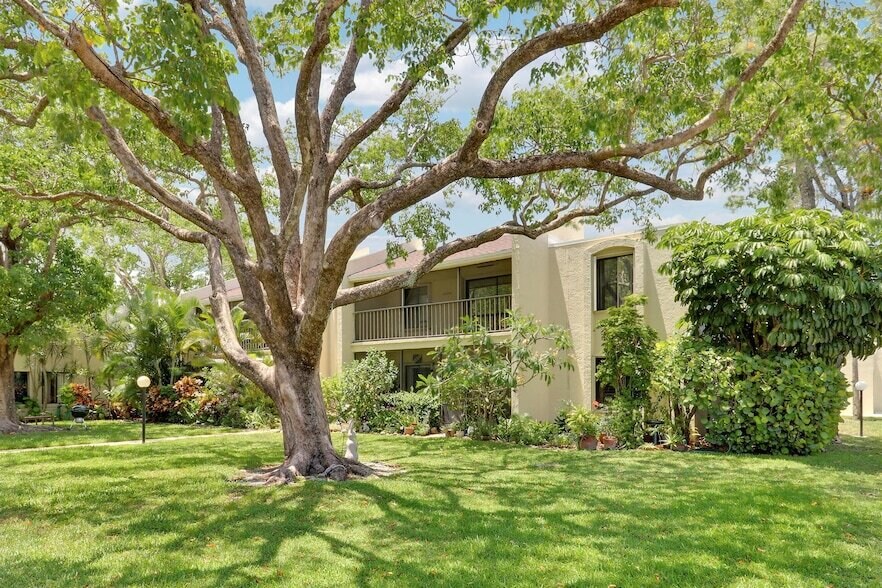 Foto principal - 150 Pineview Rd