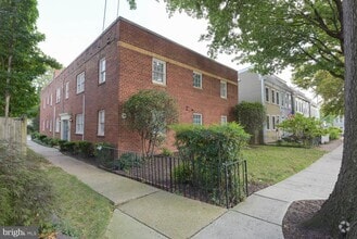 Building Photo - 415 N West St