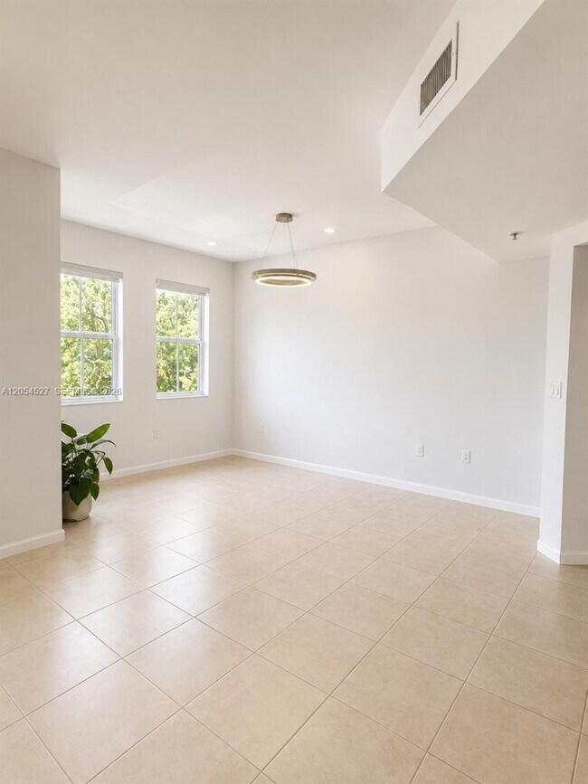 Foto del edificio - 11002 NW 83rd St