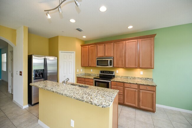 Building Photo - 3716 Parkridge Cir