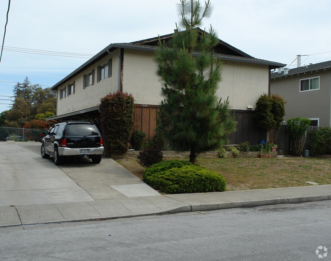 Building Photo - 1724 Noranda Dr