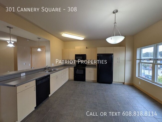 Building Photo - 301 Cannery Square