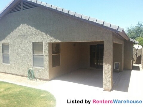 Building Photo - 12371 W Woodland Ave