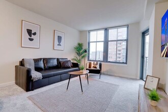 Building Photo - 550 14th St S