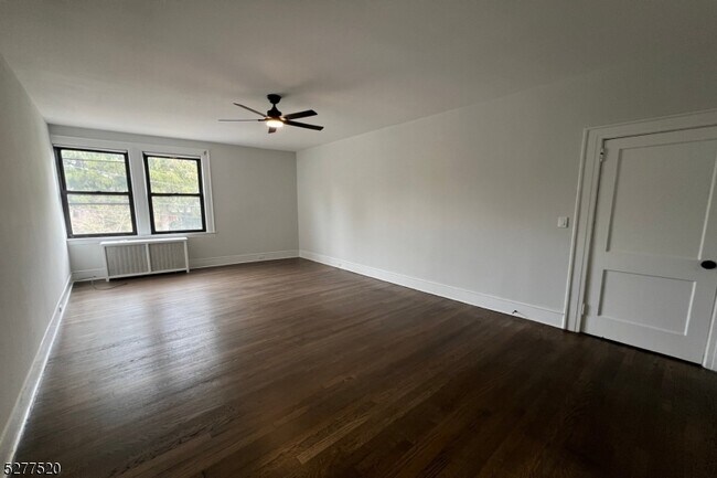 Building Photo - 127 Watchung Ave