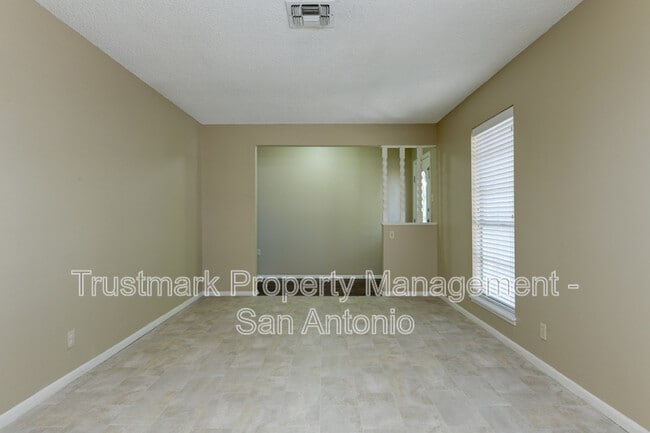 Foto del edificio - 112 Suncliff Dr