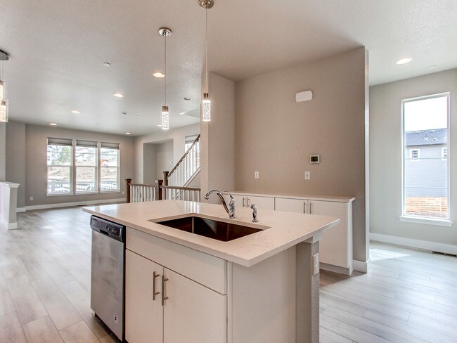 Building Photo - 8851 Yates Dr