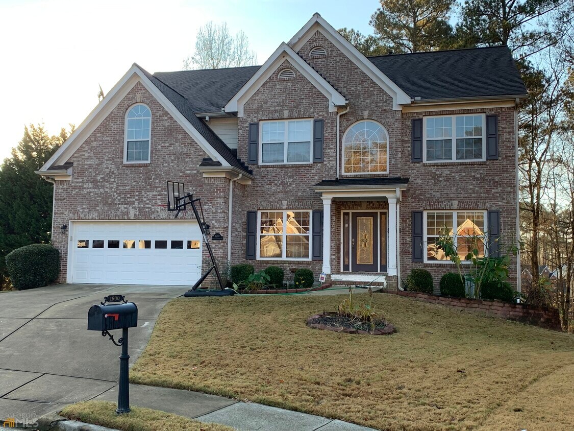 1600 Creek Pointe Cir, Lawrenceville, GA 30043 House for Rent in
