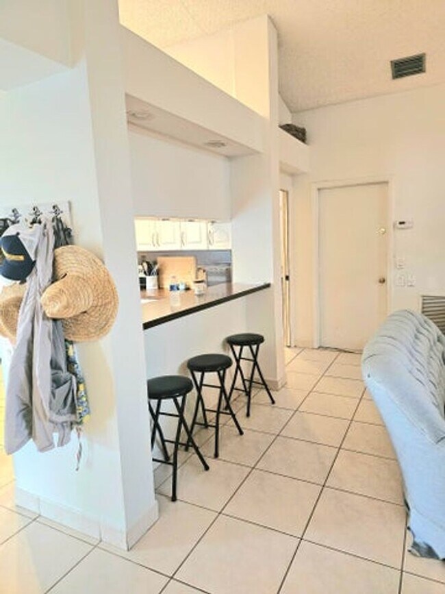 Foto del edificio - 14060 Greentree Dr