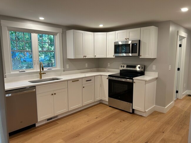 Foto del edificio - 189 Colonial Dr