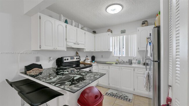 Foto del edificio - 7935 W 30th Ct