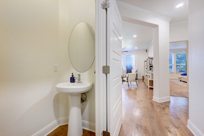Building Photo - 12913 Olivers Way