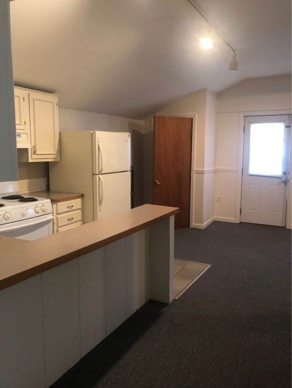 Foto del edificio - 748 Calef, 3