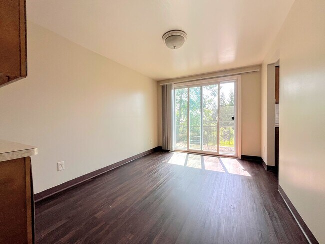 Foto del edificio - 44 Oakridge Dr