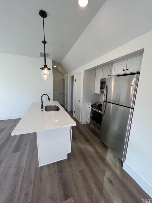 Foto principal - 21403 Geyserville Ave