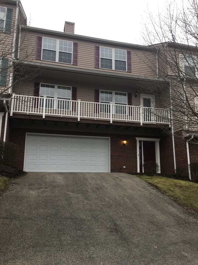500 Oaktree Blvd NW, Christiansburg, VA 24073 Townhome Rentals in