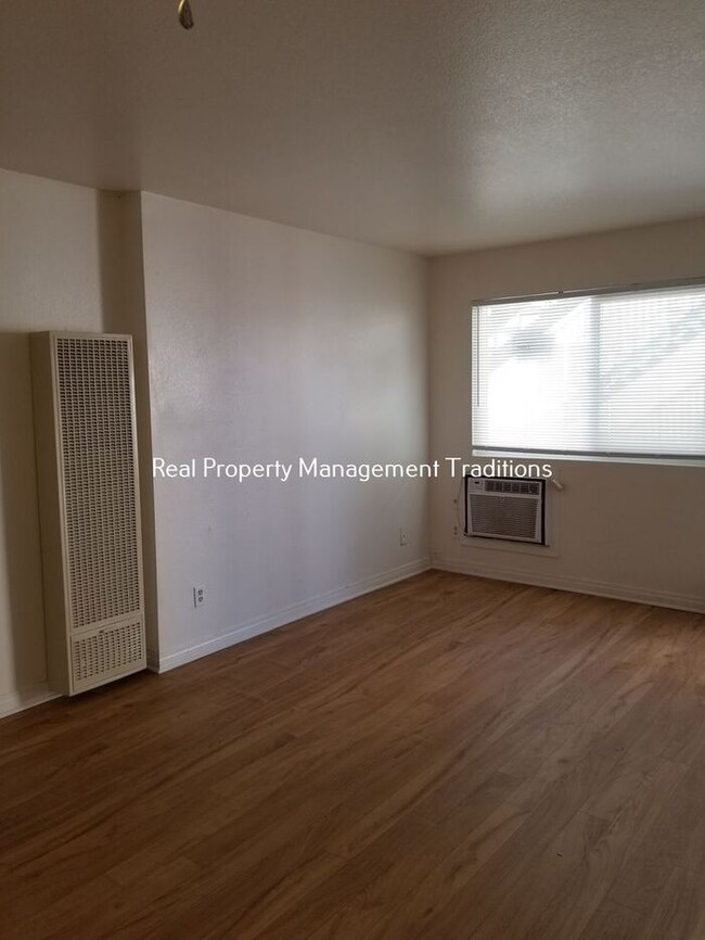 Foto del edificio - Upgraded 3 + 1 Apartment in Rosamond